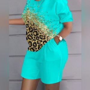 Leopard pri t O-neck top and shorts set